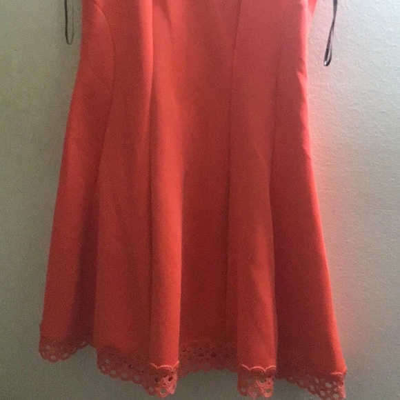 Dress - Picture 4 of 7